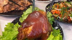 吃大瓜大肘子,揭秘大瓜大肘子的美味诱惑